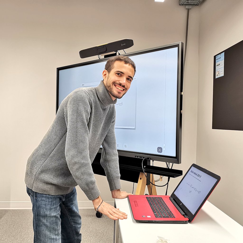 michal_juricek's tweet image. After the radicals tour with Sergio @CuestaGalisteo, it is time for stereochemistry with @IlliaHutskalov! R vs S 👏 @NevadoLab @CoricLab @JuricekLab @UZH_Chemistry @UZH_en @IChO2023