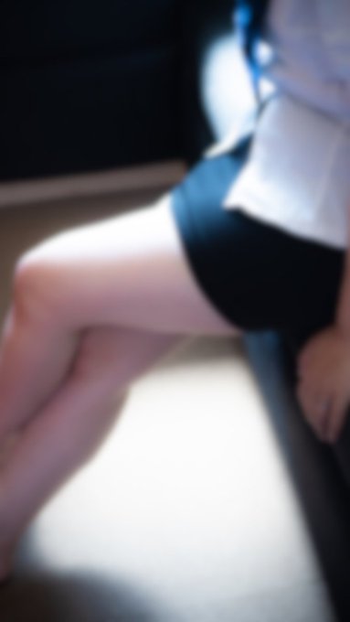 嫁のフトモモ♪その② ひかりの加減がいい感じ！ https://t.co/oIt3J3fuCl