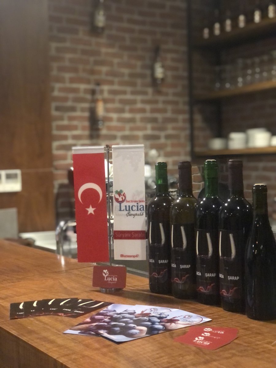 16 baharat karışımı likör,
kırmızı, beyaz, rose ve mahlepli özel ev yapımı süryani şaraplarımız mevcuttur.. 

Sipariş için DM💬

#luciaşarapçılık #şarap