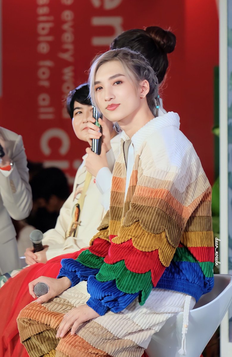 dear_noeuln's tweet photo. [20230324] #LGTHxNoeul 

น่ารักอะไรเบอร์นี้ 😄

@Noeul_lee6 🐈

#Noeulnuttarat
#Magentaboy
#Magentababes
#이노을
#LGGreenVibesGoodLife 
#LiveSustainablywithLGTH
#LGLifesGood #LGLive https://t.co/HvX9KEgh9Z