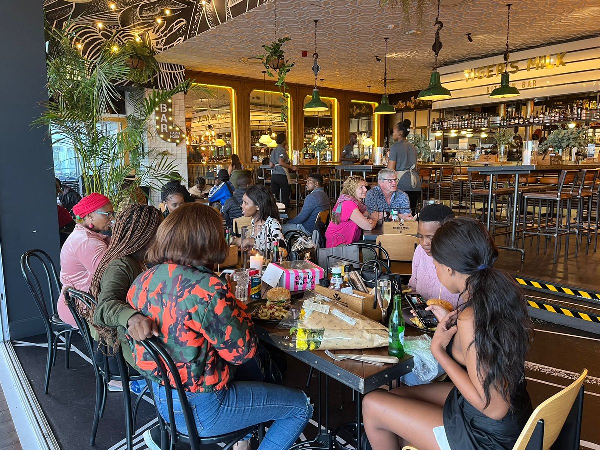 yolie6069's tweet image. We had an intimate dinner with Nelisa yesterday it was beautiful 🔥🔥❤️❤️
NELISA THE TOPIC 
#NelisaMsila #BBTitans