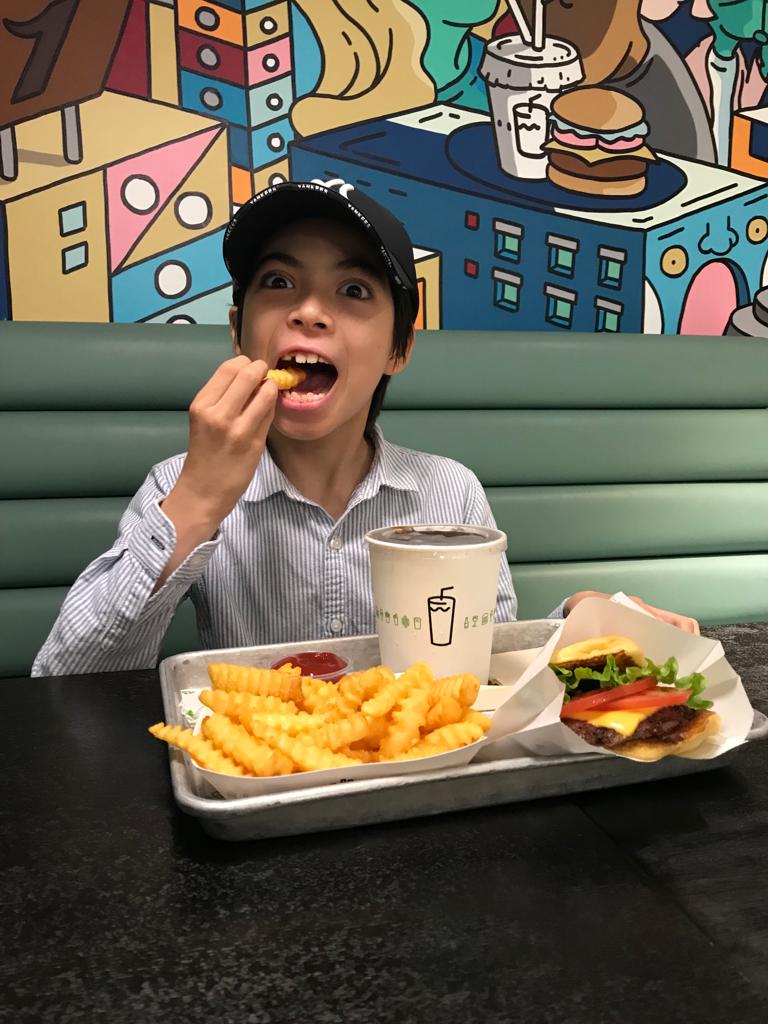 I miss my boy...today he went to eat his favorite burger at Shake Shack, in Tung Chung....Wednesday i will meet doctors again....I keep fighting!

If you wish to help, support my campaign and help me win against cancer:
gogetfunding.com/massimogavina/