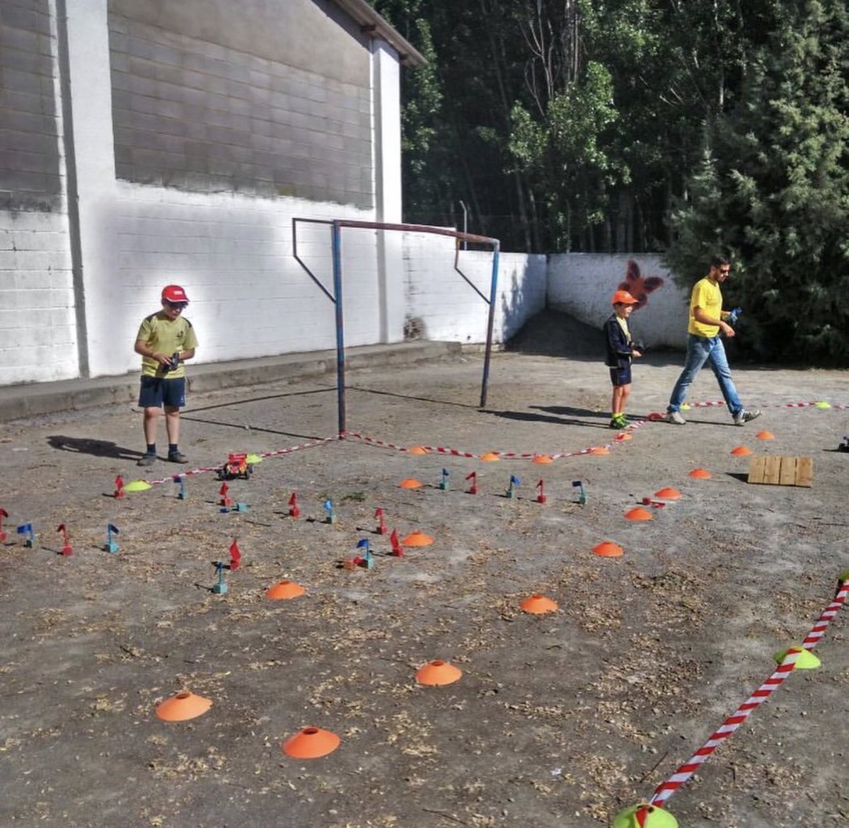 activasur's tweet photo. Si buscas un viaje de estudios lleno de aventura y diversión donde tus hijos/as creen maravillosos recuerdos con sus compañeros/as ... ¡tenemos la solución perfecta para ti!

¡Llámanos y te preparamos un viaje ajustado a vuestras necesidades!

#activasur #viajedeestudios https://t.co/1L443izfNH