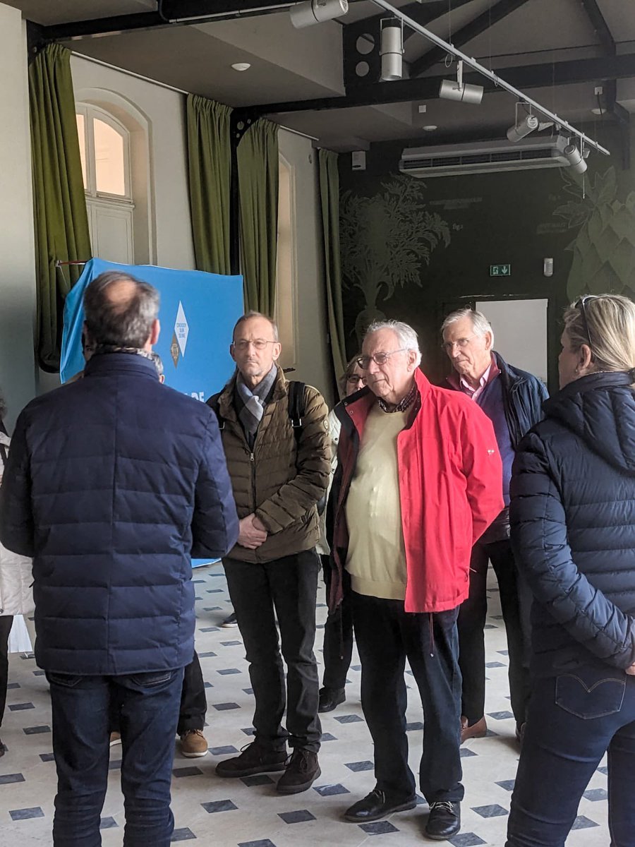 jrdavin's tweet photo. Ce matin visite de #chantier @VilleCroissy avec nos #presidents #association et les #croissillons des dessous de #chanorier #travaux #projets #projetsstructurants @EtienneCattier @katyNoelCroissy @VINCIConstruc #maire #salle #spectacle #restaurant @Steph_Rotenberg https://t.co/qQfeng6A4H
