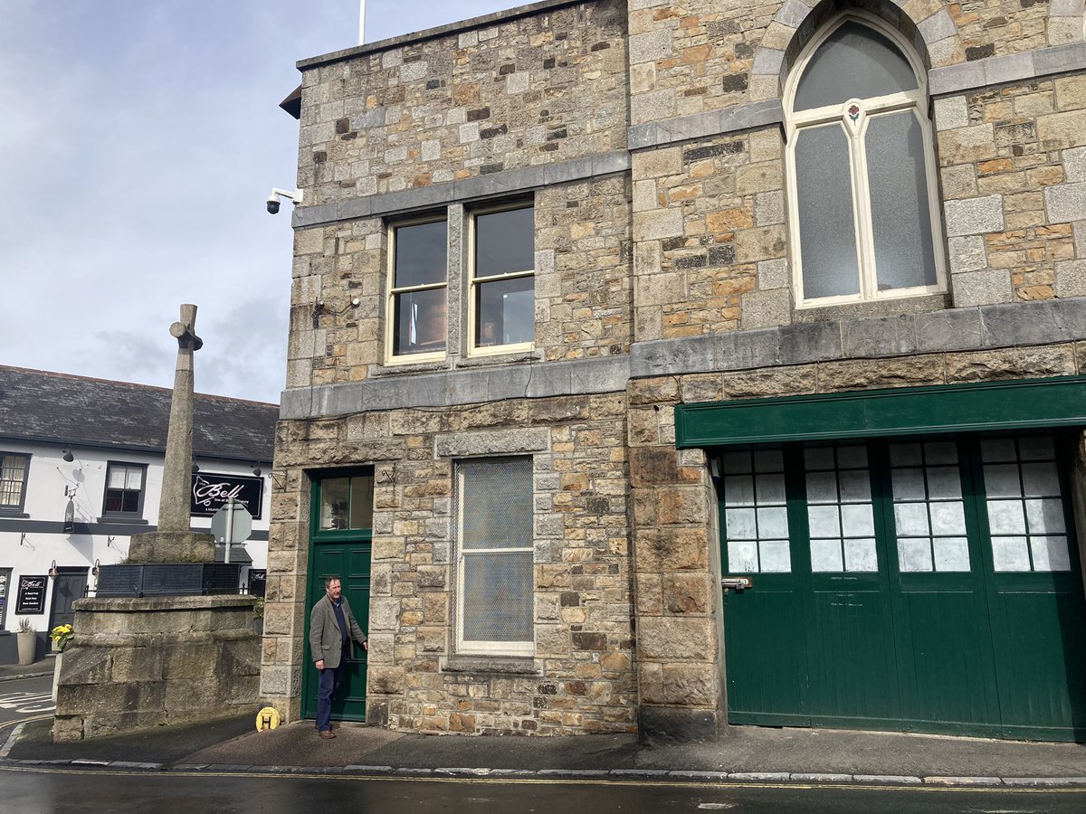 Opens at 12, <a href="/Tweed_Barnesy/">Nick Barnes</a> thinks if he knocks loud enough <a href="/DartmoorWhisky/">Dartmoor Whisky Distillery</a> are going to let him in 🤣￼