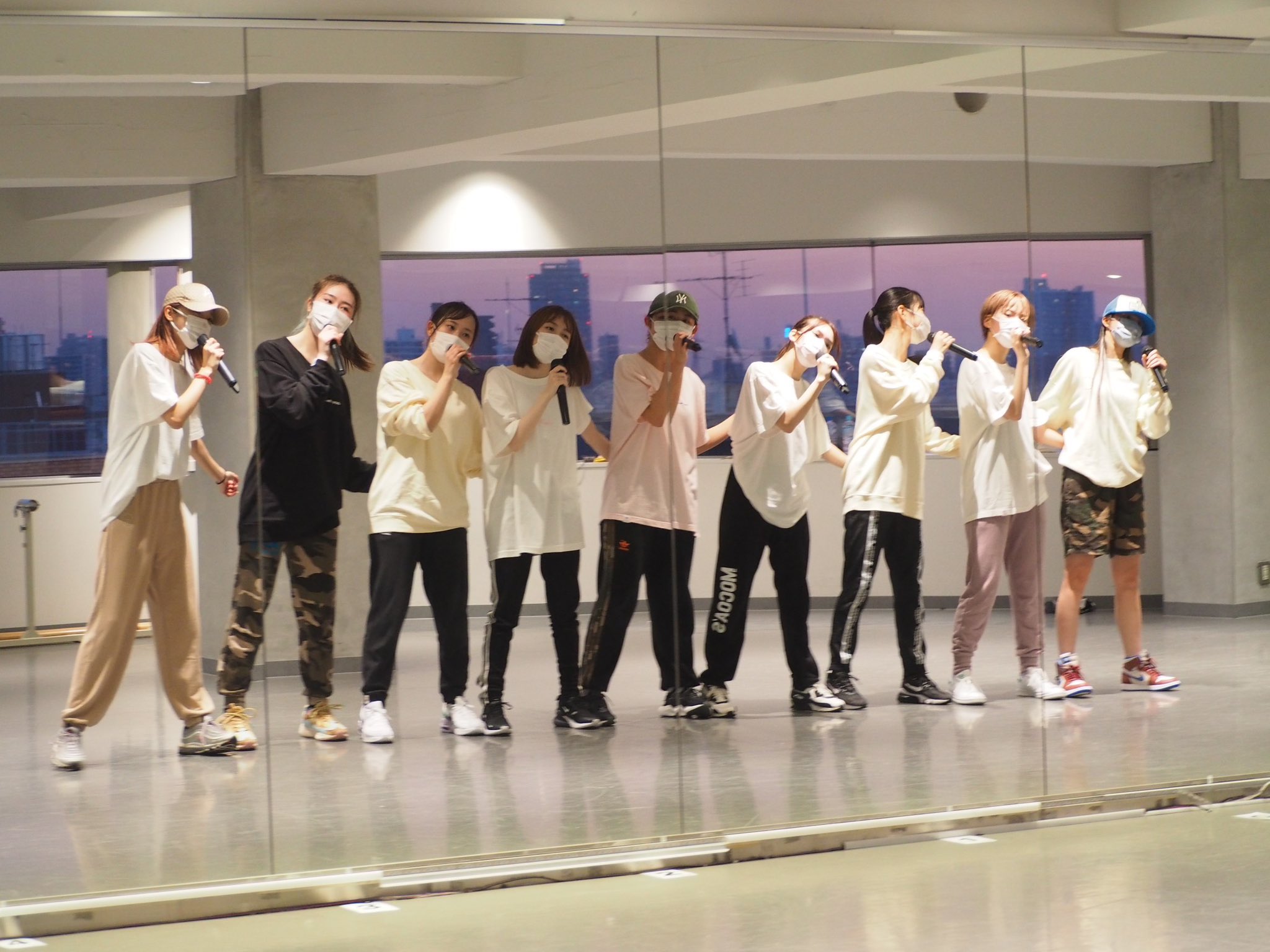 FsDt_moaAAAC69O?format=jpg&name=large