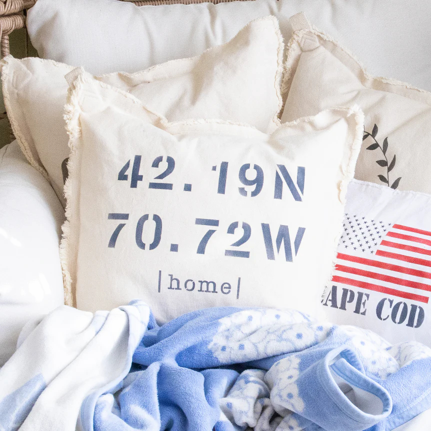 RusticMarlin's tweet image. Cozy up wherever you feel at home this weekend - oh, and count us in! 🏡

#rusticmarlin #coordinates #cozyhome