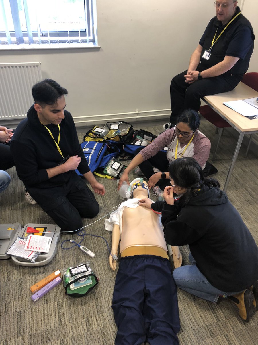 stuart_strachan's tweet photo. @Cjackson19Wcmec @UCLanMedicine BLS, ALS and straight into Cardiac scenarios with @BASICSScotland @davidcooper1975 https://t.co/2raWCK6cBZ