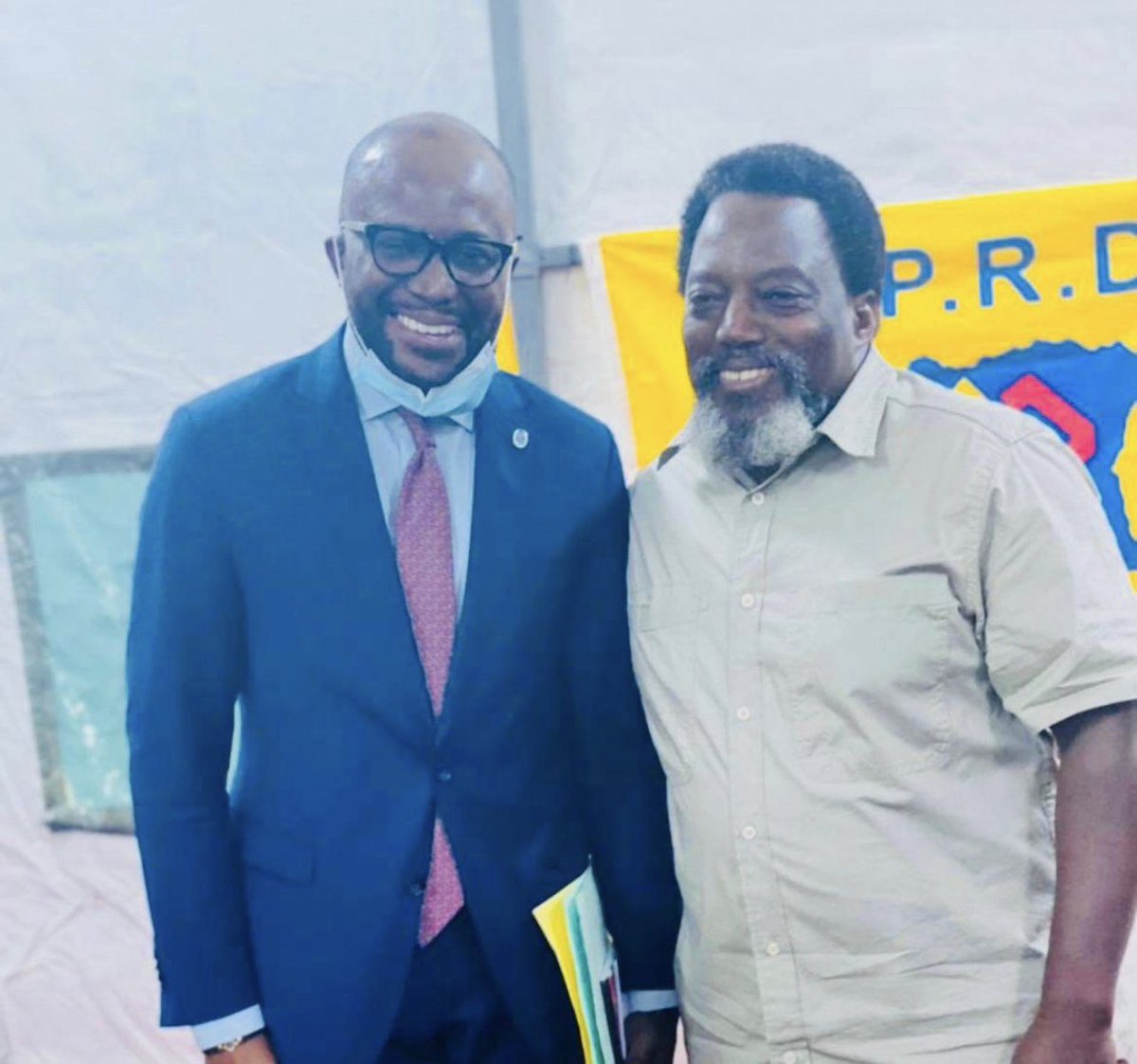 RutMuteba's tweet photo. La force du Silence. Ne touche Pas à la Premature. Bientot les affairs reprenent.  Yo saka nayo na temps nayo.

@LukondeSama. Courage mon Vieux.

"Confusion toujours". https://t.co/sskrxufdia