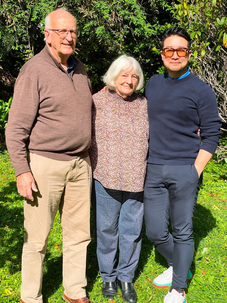 Whenever I’m back in #NewZealand, I always catch up w/ my 1st #cello teacher Judy, whom I studied w/ as a kid.

This week, we had a touching impromptu reading session that I’ll forever treasure: our 1st time playing music together since I was her student almost 3 decades ago

💕