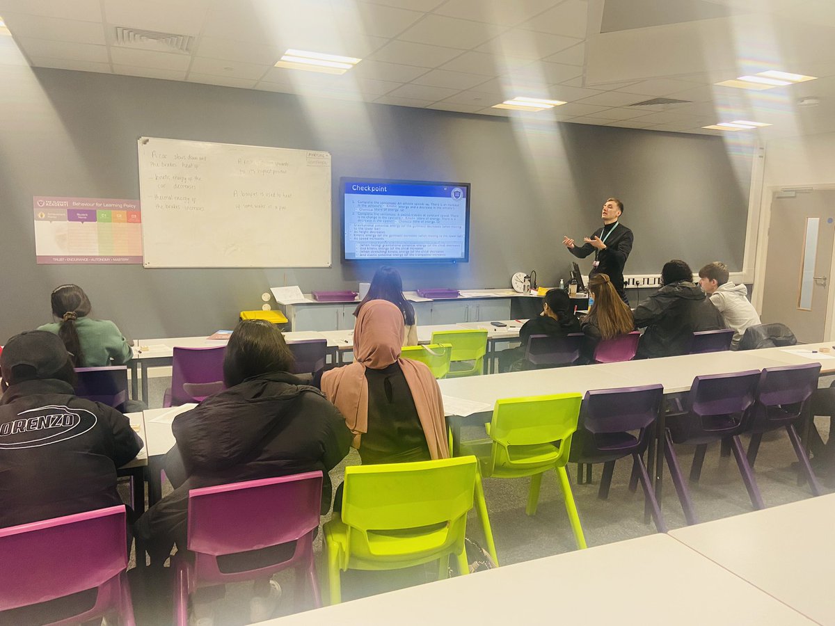 PastoralToan's tweet photo. Our amazing year 11s are hard at work in Saturday school this morning. Mr Godley’s session is always a favourite 💪 #endurance #mastery @OldhamAcademy https://t.co/NyLmCbUUYX