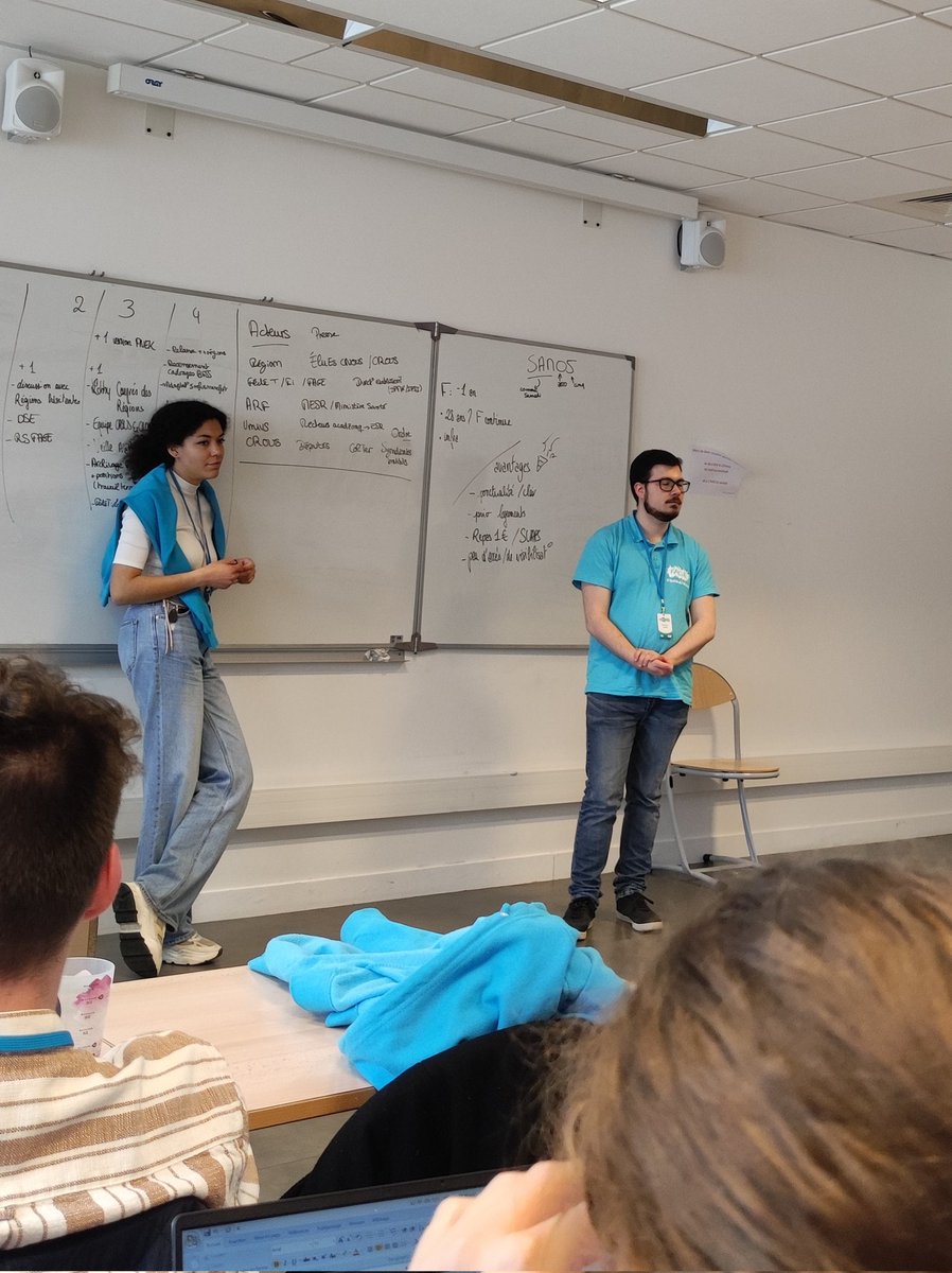 Jeanne_Gaschd's tweet photo. #SNEE 🗣️ 3ème journée de formations et de GT avec @La_FAGE

Ce matin les #EtuKinés participent au GT sur les #BFSS 
➡️ transfert de la gestion aux @Cnous_LesCrous : comment s'y prendre ?

Le travail en double maillage avec les fédéT est essentiel 🤜🤛 https://t.co/d1UGhBkLTd