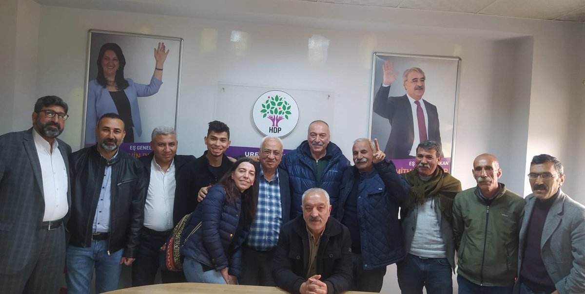 Celaledinerkmn's tweet photo. Eşitlikci Adil Demokratik bir ülkeyi inşa etmenin yolunda başvurumu yaptım.

Ya Özgür Bir Hayat Yaşayacağız ya da Hayatı Yaşanmamış Sayacağız.
#YesilSolParti 
#HDP https://t.co/7CvAO2m9xX