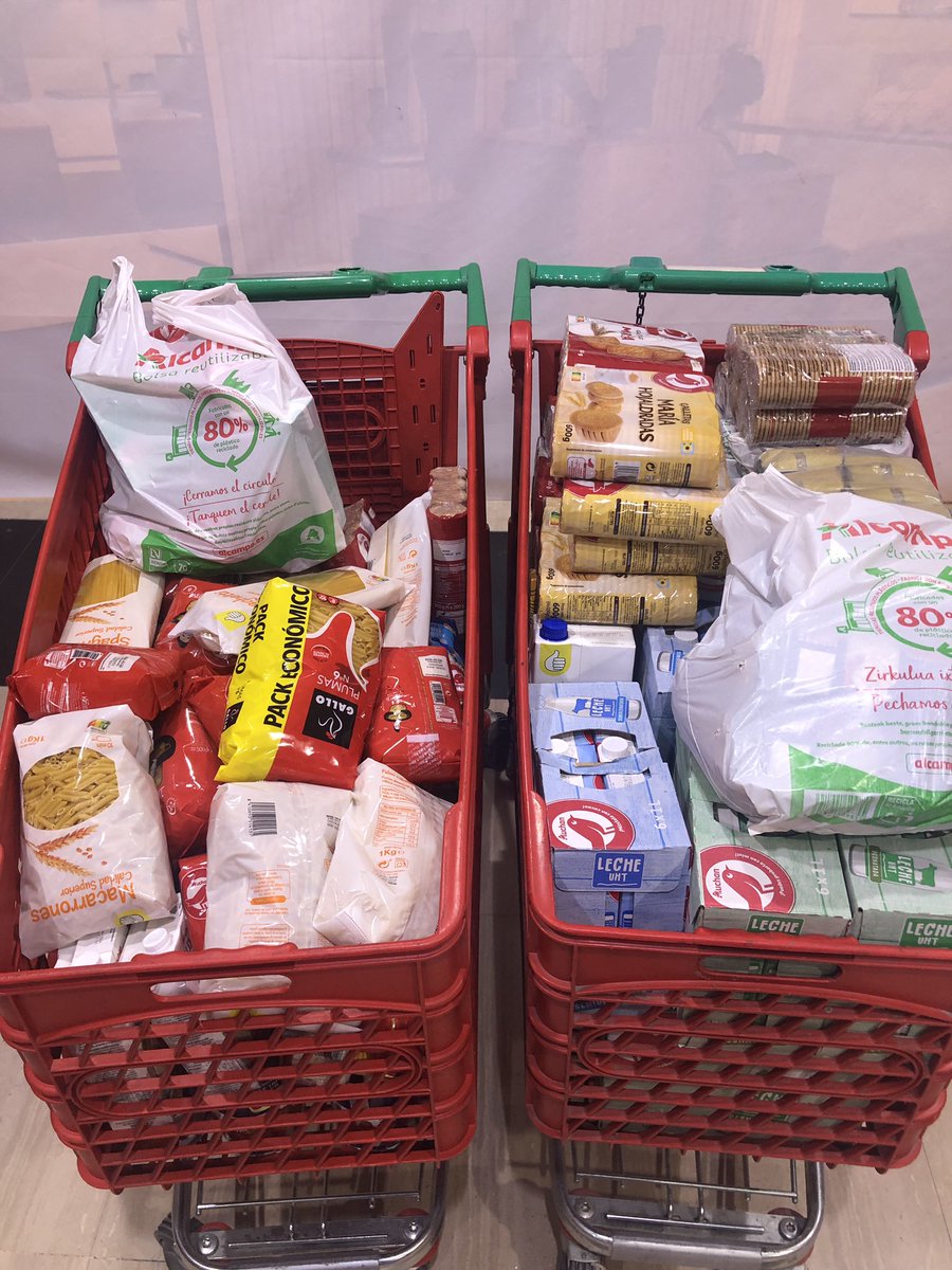 vxalimentos's tweet photo. Buenos días, segundo día en el @CCPlazaLoranca2 hasta las 21 horas, ayer conseguimos dos carros de alimentos, muchísimas gracias 👏🏻👏🏻👏🏻 #solidariovxa https://t.co/v8AGcrZFXl