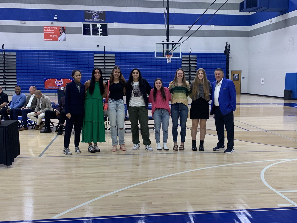 BCATHOOPS's tweet photo. BCAT AAAA All Stars https://t.co/Om5E5uWqAC