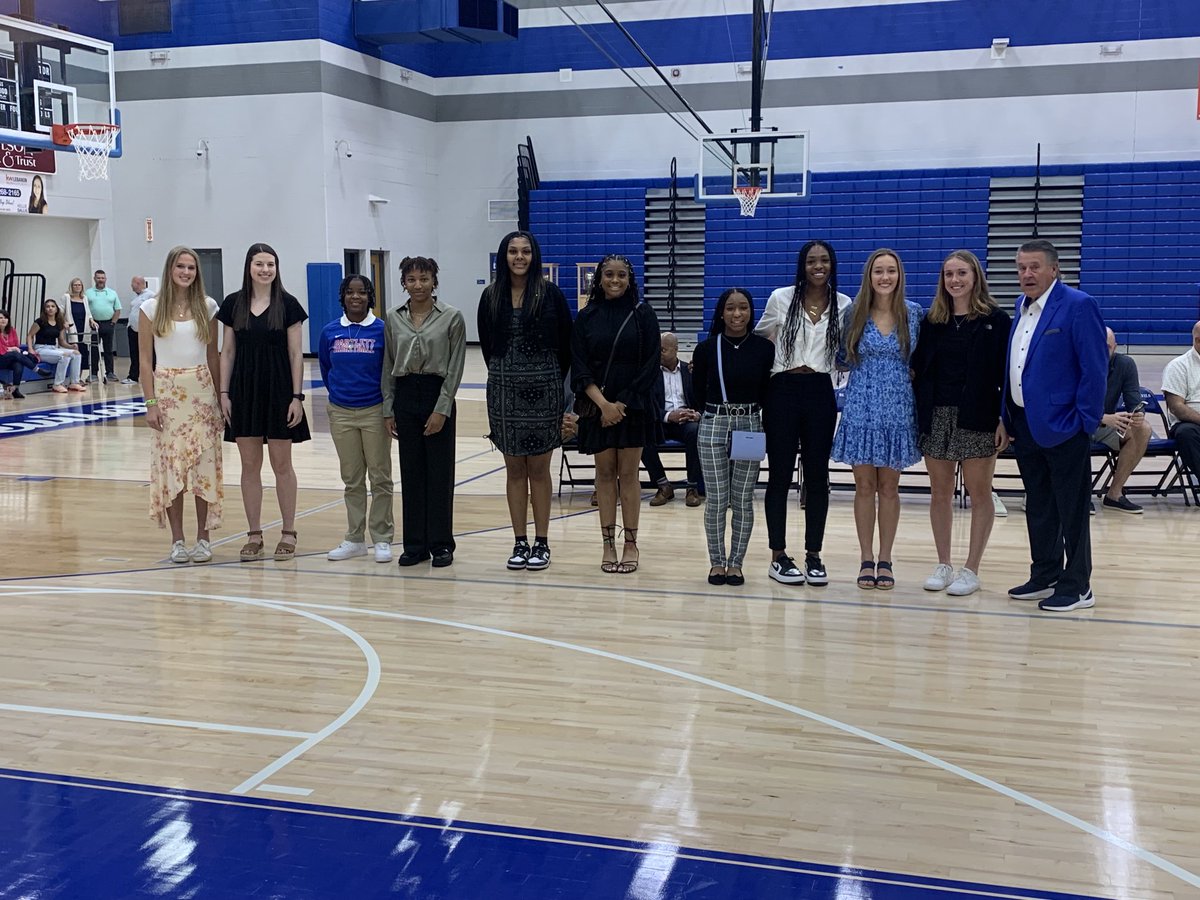 BCATHOOPS's tweet photo. BCAT AAAA All Stars https://t.co/Om5E5uWqAC