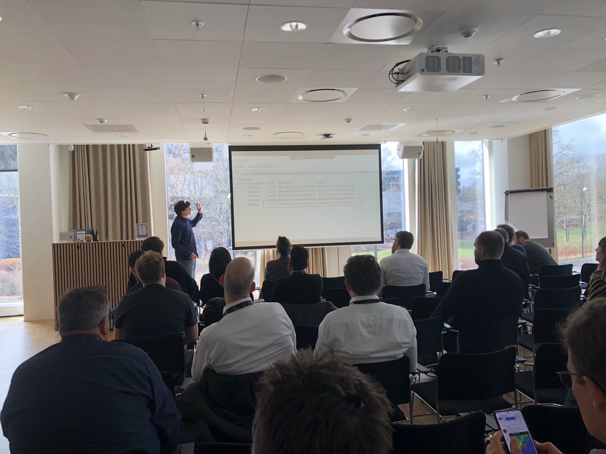 Listening to <a href="/bruco441/">Andrea Martorana Tusa</a> talk about ‘Temporal tables in SQL’ at #datasatdenmark