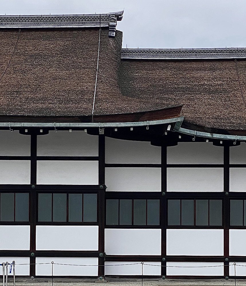 satoshi_irei's tweet photo. 京都御所。
繰り返すパタンが綾をなす。
これが日本の美なんだと思う。

#伊礼智　#綾をなす　#日本の美 https://t.co/4tPof0JbJ1