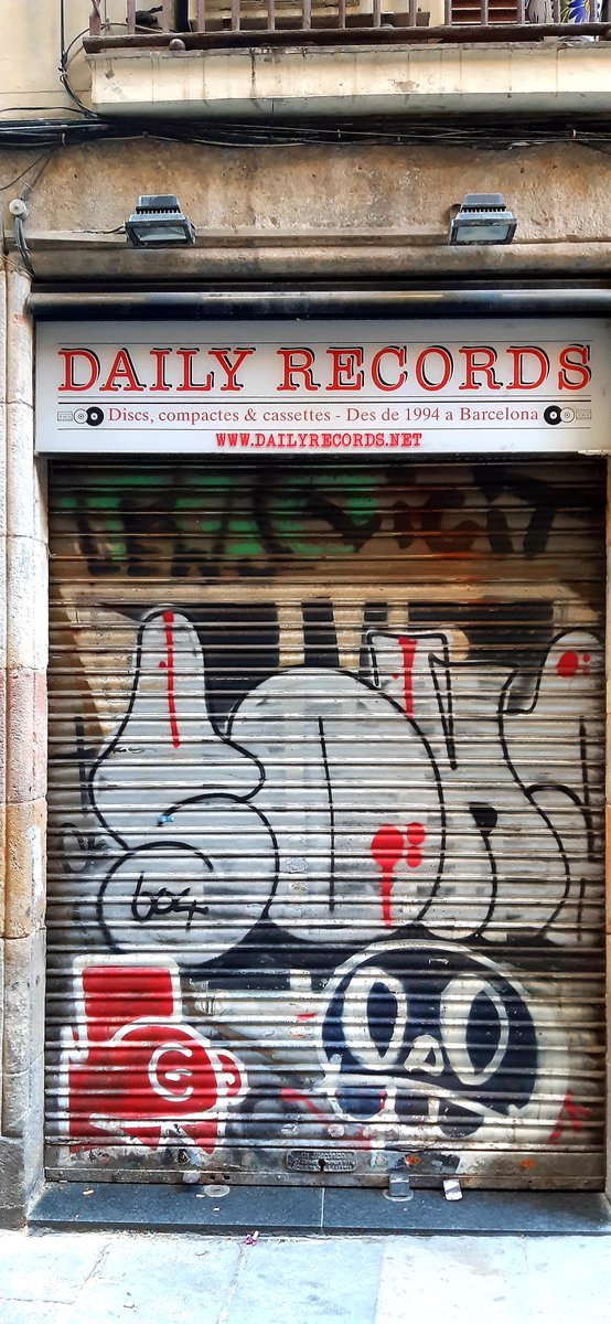 SpunOutSounds's tweet photo. On a record shop hunt in #Barcelona #vinylrecords #recordstore #recordshops #Spain #electronicmusic #vinyldig #vinyldigging #recorddigger https://t.co/S64vmZp8gl