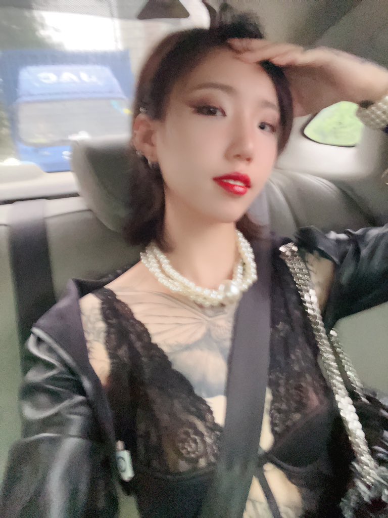 今晚非凡长这样 https://t.co/AhoXsjqvMK