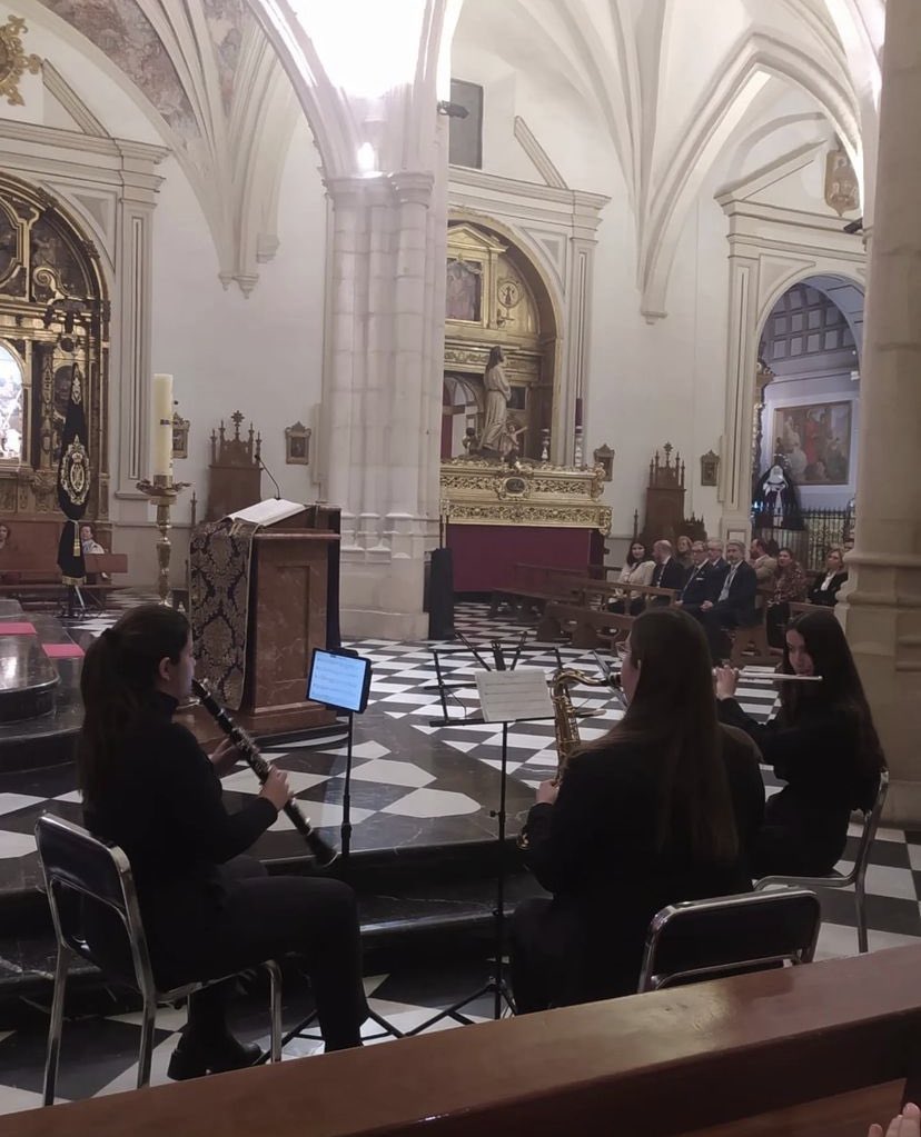 ⚫️SEGUNDO DÍA DE TRIDUO⚫️

En la tarde de ayer, se celebró el segundo día de Triduo. La Eucaristía fue oficiada por D. Jesús Millán Cubero. Asimismo, el acompañamiento musical corrió a cargo del trío de capilla de la Banda Sinfónica Ciudad de Jaén <a href="/SinfonicaJaen/">Banda Sinfónica Ciudad de Jaén</a>