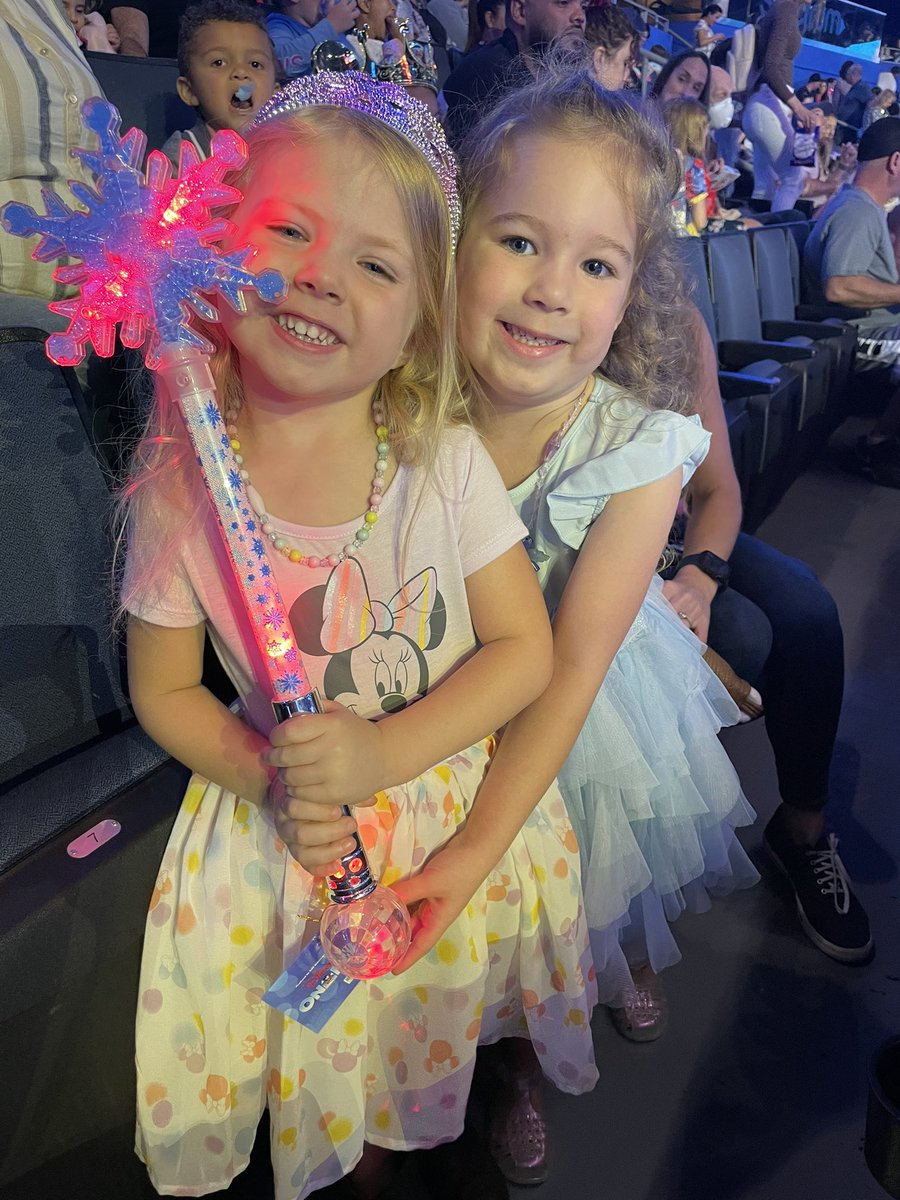brittbrakefield's tweet photo. #disneyonice https://t.co/QrHbtCjlAz