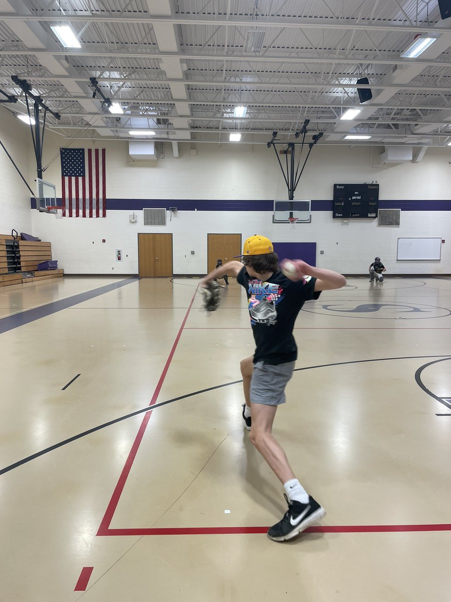 SHSTigersBall's tweet photo. Snow can’t keep us from getting our work in. Ready for the conference opener on Monday! #DevelopFirst #WinAnyways https://t.co/nUN4F4nHCg