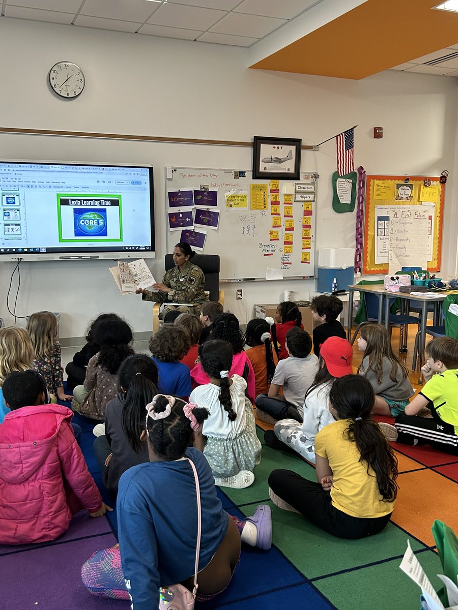 BrianaKraftAPS's tweet image. A big THANK YOU to Yatra’s mom for coming in and being our Mystery Reader on Friday! 📚 #Fleet #APSchools #secondgrade