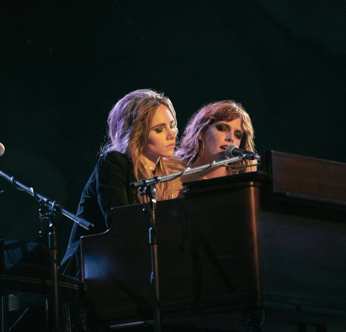 Daisy Jones and The Six Updates on Twitter "“Miss Daisy Jones ️