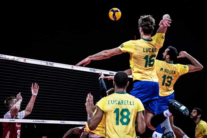 Las cosas difíciles parecen posibles en cuanto se las piensa un poco, pero parecen imposibles si se las piensa un poco de más.