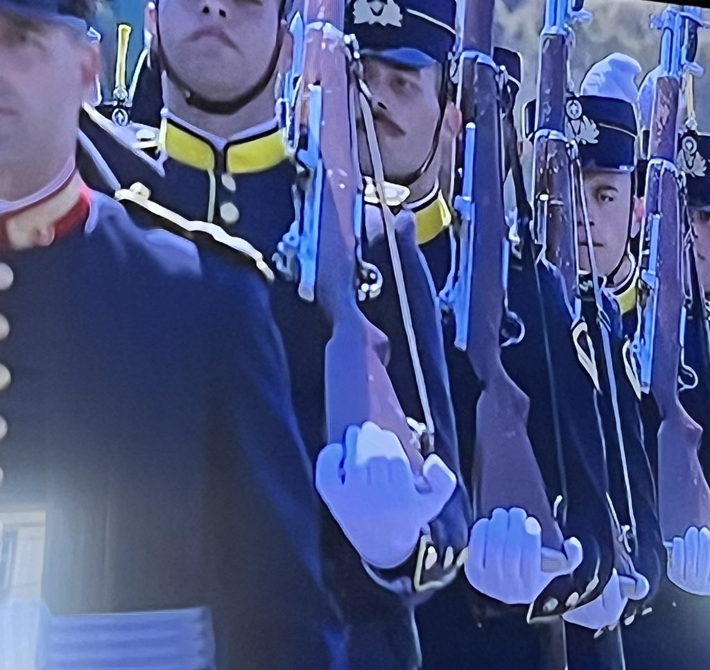 Χρόνια πολλά στην Ελλάδα μας! Μας κάνετε υπερήφανους.