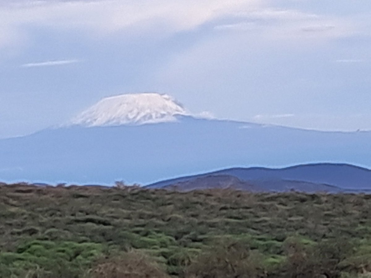 jrmitoko's tweet photo. Damn, Mt Kili is showing from Namanga Rd, just past Bisil.
Oh so glorious.
#FarmLife4Life https://t.co/5uFZtFSqWR