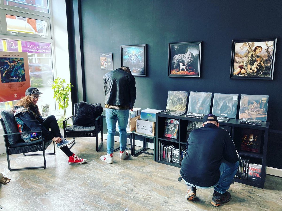 Here’s a happy bunch of #MetalHeads gracing our little castle of #HeavyMetalCulture today🤘🏻

We are privileged to be a part of this #alt #underground cultural community🤘🏻

#HeavyMetalRecordShop  #IndieBookShop #DeathMetal #BlackMetal #ThrashMetal #DoomMetal #Vinyl #BattleVest