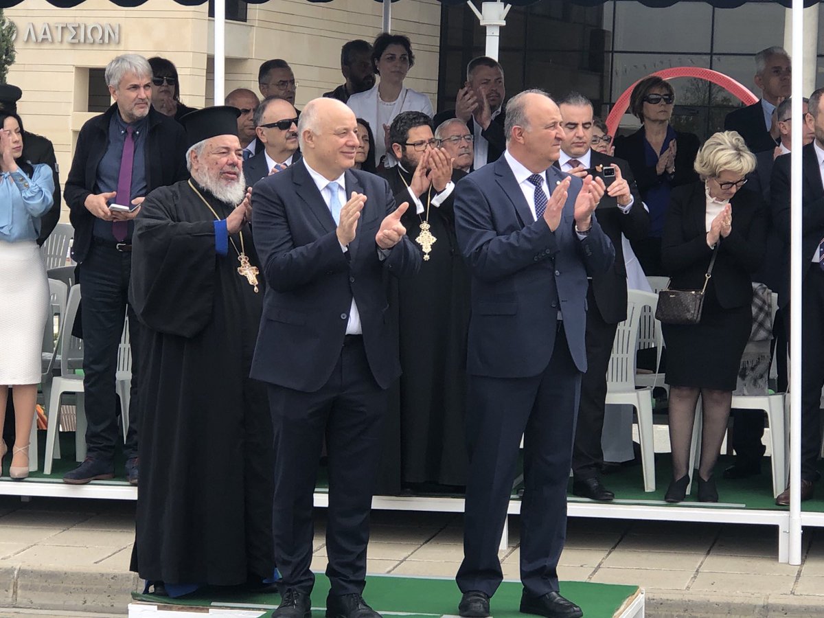 MinInteriorCY's tweet photo. "Με εθνική περηφάνια γιορτάζουμε σήμερα τις δυο μεγάλες εθνικές μας επετείους, την 25η Μαρτίου 1821 και την 1η Απριλίου '55-59, γραμμένες στην ιστορία μας με σελίδες δόξας και μεγαλείου". Περισ. στον Πανηγυρικό λόγο του ΓΔ ΥΠΕΣ @ConstantinouCA #Λατσιά 👉https://t.co/07u4y8PjQd https://t.co/yD2c0VsPRd