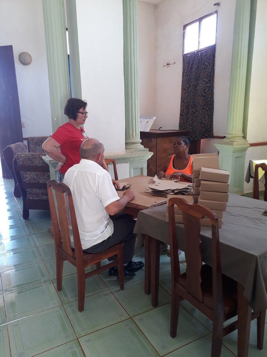 En el municipio de #PedroBetancourtEnVictoria, se concretan los aseguramientos para el buen desarrollo mañana de las Elecciones Nacionales. #MatancerosEnVictoria. #MejorEsPosible. #VotoUnido. <a href="/JanyMartnez10/">Hanny Martínez</a> <a href="/IzquierdoAlons1/">Livan Izquierdo Alonso</a> <a href="/mariofsabines/">Mario Sabines Lorenzo</a> <a href="/SuselyMorfaG/">Susely Morfa González</a>