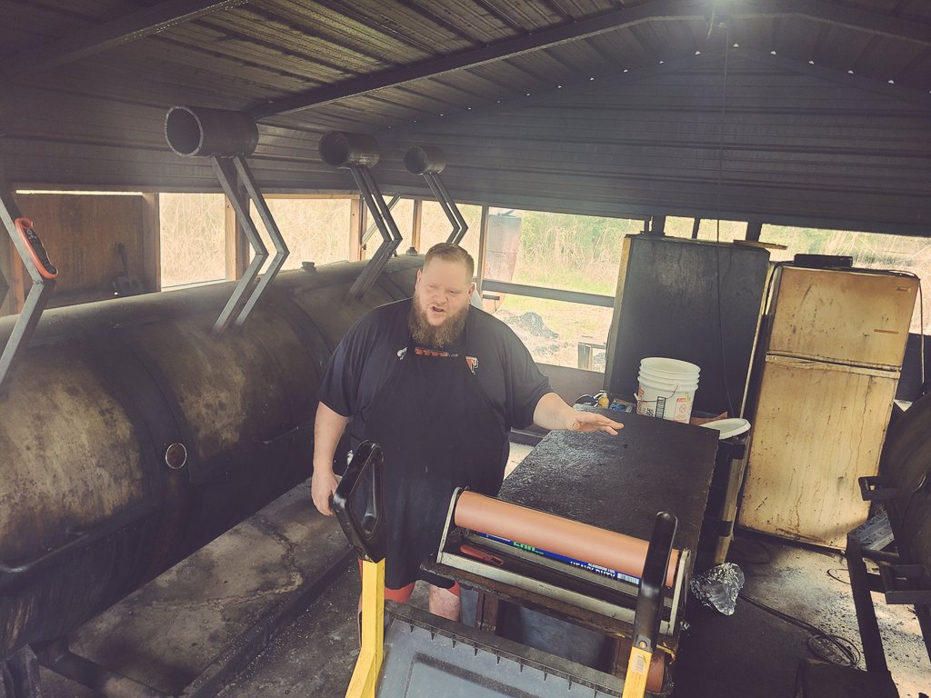 benfelder_okc's tweet image. Took a road trip with @NathanPoppe to @SingletonTabb BBQ in Idabel and this joint just keeps getting better. Out of this world brisket, ribs with a unique and flavorful bark, and tangy beef cheeks. Oklahoma, this is your current BBQ champ.