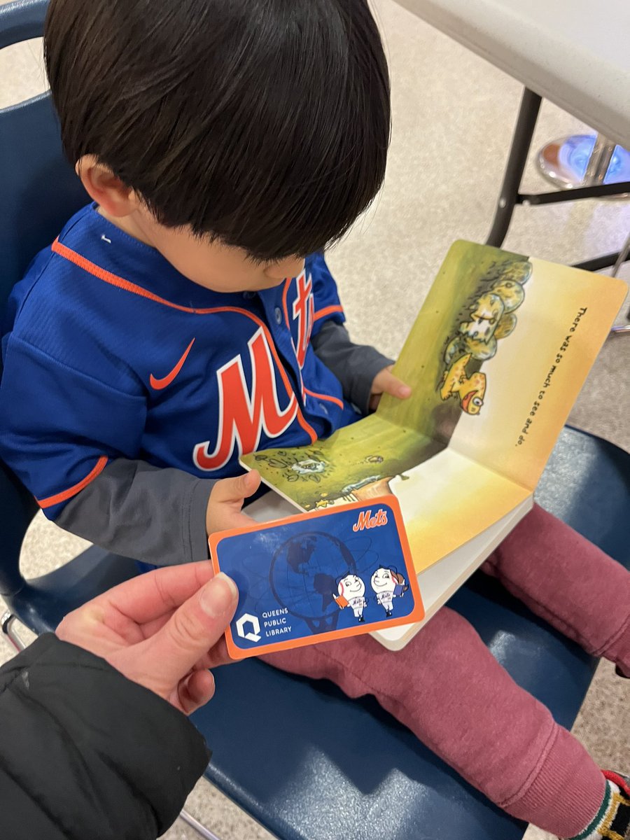 Fun day with <a href="/QPLNYC/">Queens Public Library</a> celebrating <a href="/Mets/">New York Mets</a> #amazinday! Thanks <a href="/dunkindonuts/">Dunkin'</a> for the gift card #lgm