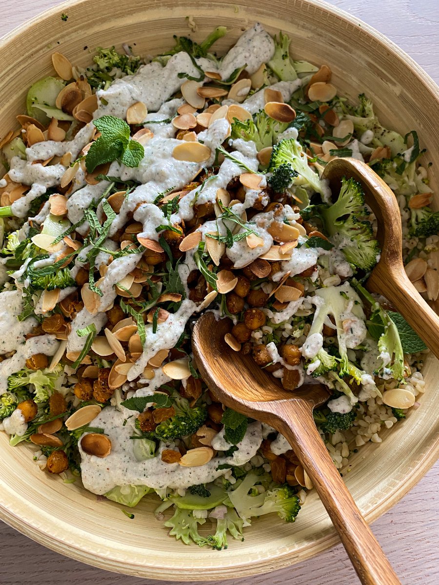 BestofVeganLLC's tweet photo. RECIPE: https://t.co/P5IPBbpUjb

A flavorful and nutritious salad by Seiran Sinjari featuring crunchy shaved broccoli, nutty bulgur wheat, and a tangy cucumber-feta dressing, topped with roasted chickpeas, toasted flaked almonds, golden raisins, and fresh mint.
#vegan https://t.co/knuohzGtdh
