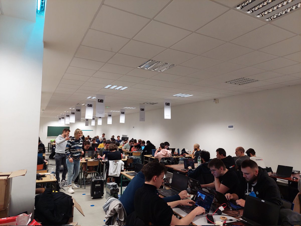 NumicaClusir tweet media