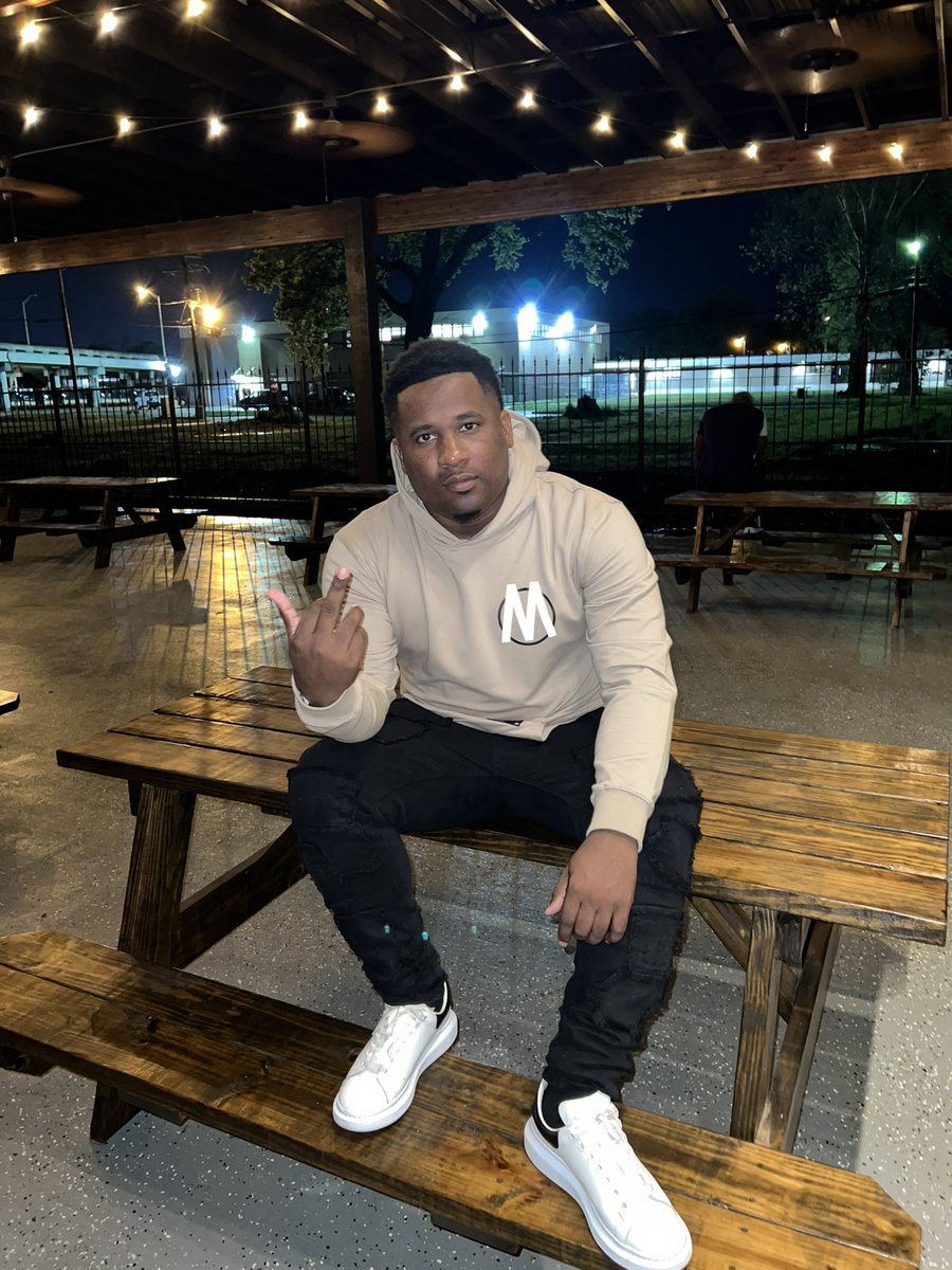 benfrankflame's tweet photo. Some niggas want to duck tape us because we’re cold blooded it don’t matter let them hate because our pockets are flooded! https://t.co/Ansx4rj5wT
