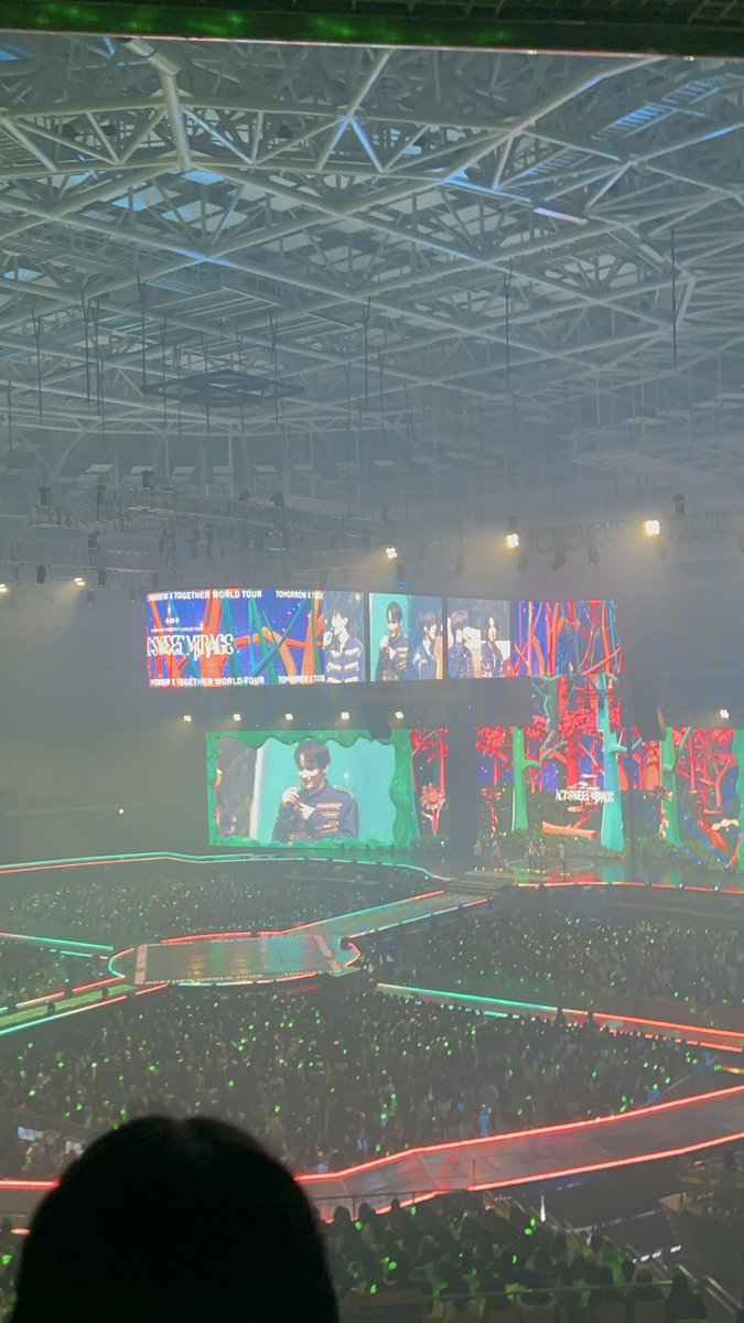 chilingchilin15's tweet photo. 넘 재밌었고 17열인데 겁나 잘보였어용 이맛에 콘서트를 가는구나..또 가고 싶어여ㅜㅜㅜㅜ https://t.co/voWjN6IHDP