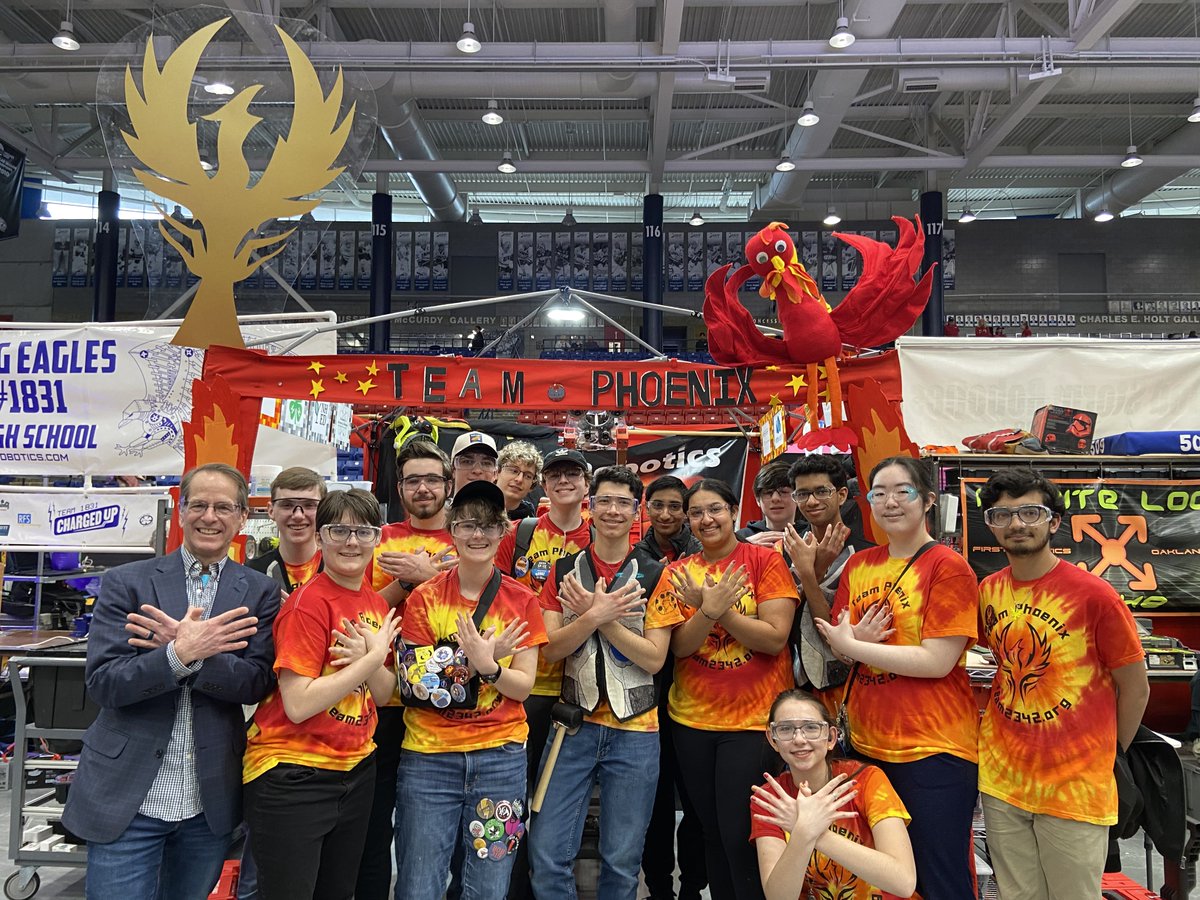 Thank you <a href="/NHEdCommr/">NHEDC Frank Edelblut</a> for your support of FRC and Team Phoenix! #NEUNH #morethanrobots #WeAreNE