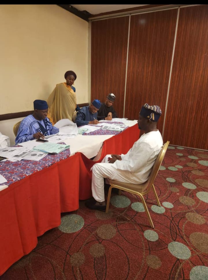 _chiefagbabiaka's tweet image. Alhamdulah for the successful screening of Hon. MUKADAM ASIWAJU ASIRU IDRIS.                He is qualified well knowledgeable to take over the affairs of Kogi state . #KogiFirstThePeopleFirst  #ForwardKogi2023