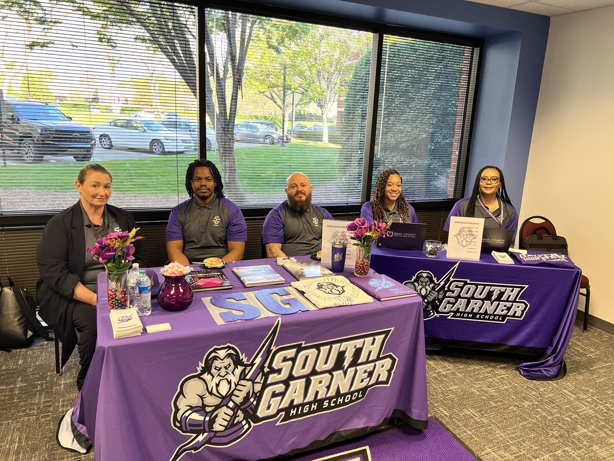 ThePrincipalFai's tweet photo. Out here early finding the best and brightest for SGHS. OMG that purple and Gray looks good on us and on you too. Join our team. #WeRollDeep @SouthGarnerHS https://t.co/9cvM5n04wi