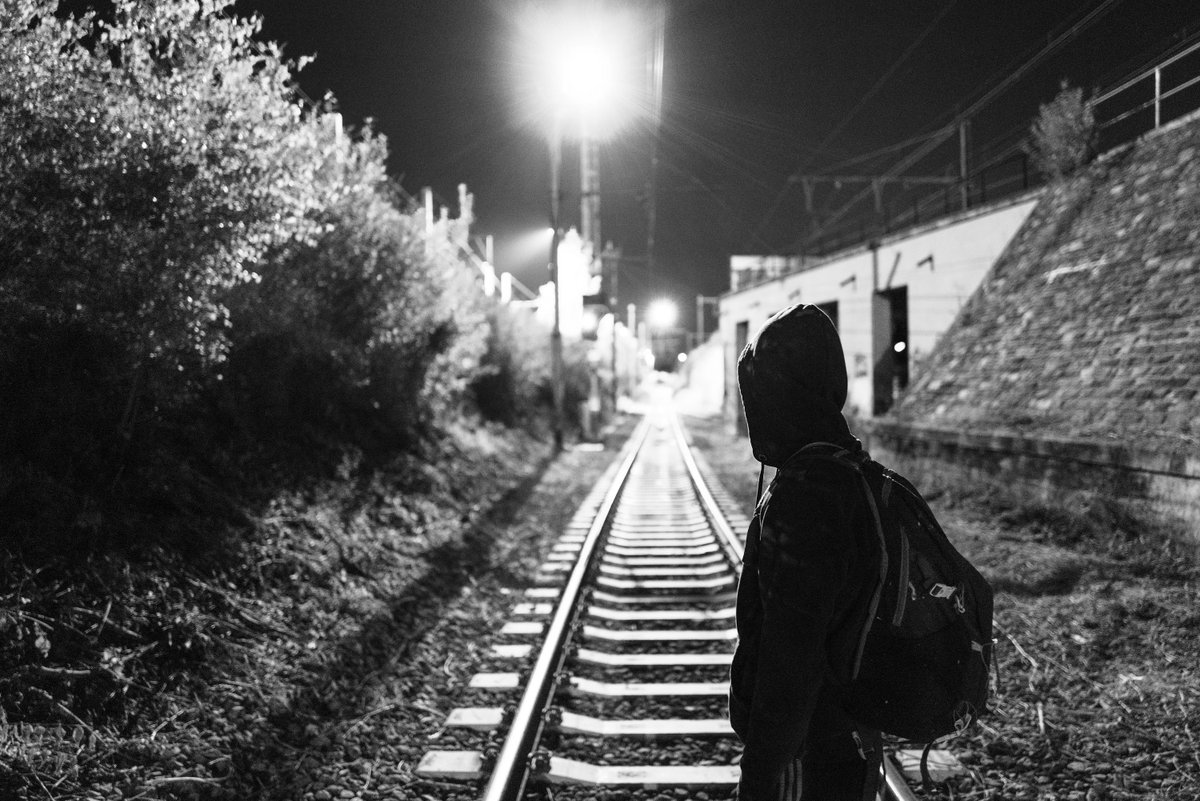 GUY2LASTEU's tweet photo. A leading line in the darkness of the night.
An endless journey.
A one way trip.

"The Green Mile"

1/1 on @foundation 

Leica Q2-28mm-F1.7-ISO3200-1/8s https://t.co/rJ5fUaFKz6