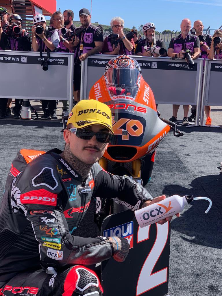 Mañana es la carrera y salimos@en primera línea #aroncanet <a href="/pons_racing/">PONS Racing</a> y <a href="/Los40/">LOS40</a> a tope! ✊