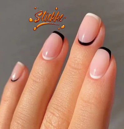 StickkeNails's tweet image. Two Faced French B/W Shorties... Square Shape Temp Nails! #stickkenails #artificialnails #tempnails #fakenails #springnails #springnaildesigns