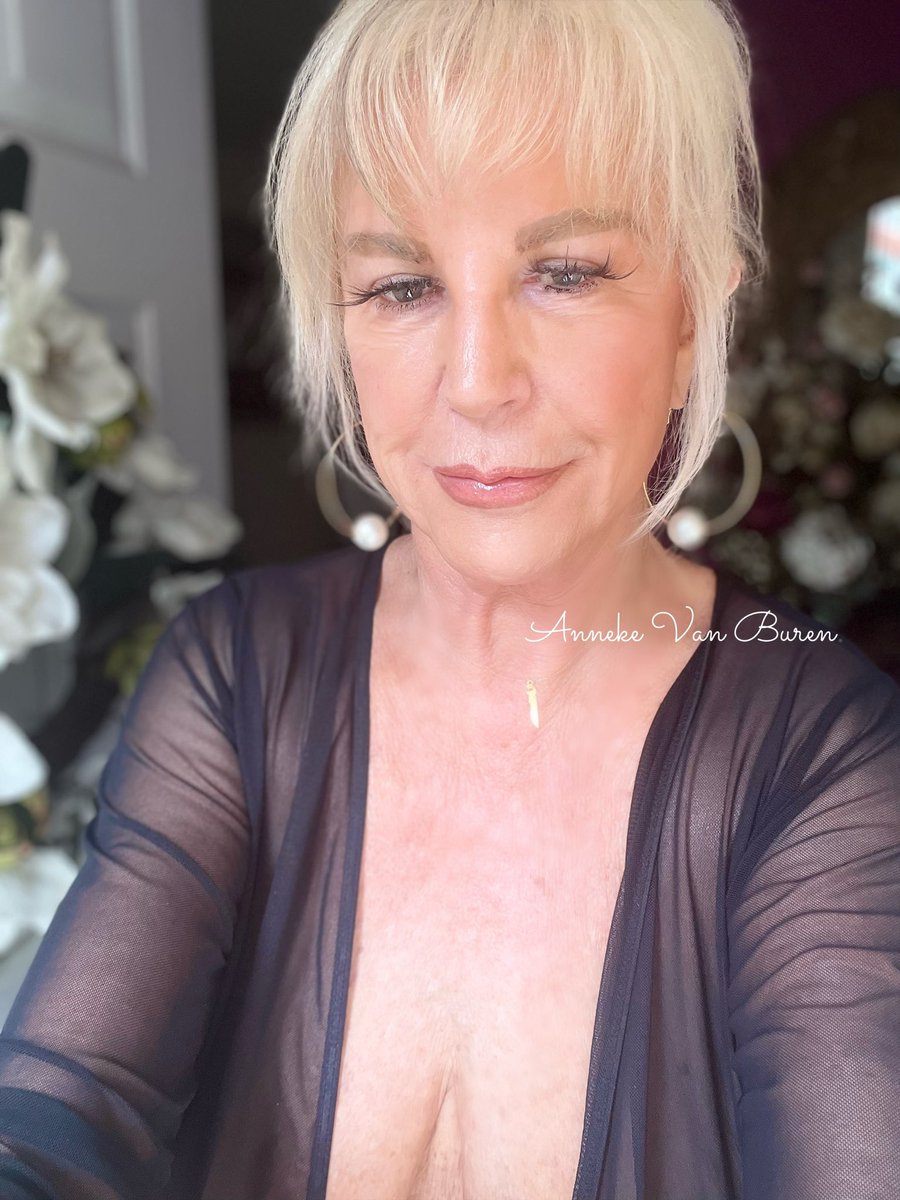 Anneke Van Buren Tampa Gilf Goddess 18+ on Twitter: "Happy Saturday! It