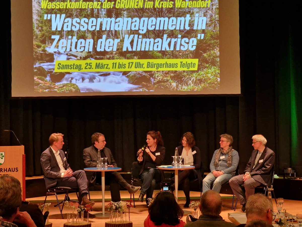 alibas76's tweet photo. Unsere Wasserkonferenz "Wassermanagement in Zeiten der Klimakrise" von @Gruene_KV_Waf u.a mit NRW-Umweltminister @Oliver_Krischer, @JN_Gesenhues MdB, @katyesyes_b KV-Sprecherin, @HedwigTarner MdL plus Expert*innen aus der Wissenschaft+kommunalen Praxis war eine runde Sache! 😊👍🏻 https://t.co/KGR4FCWs29