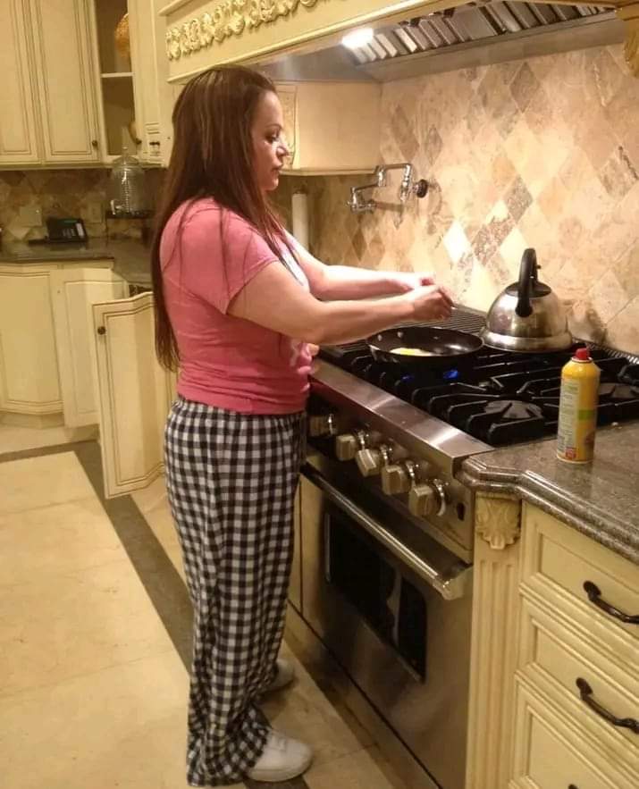 Chabelo: ya me siento mejor

Jenni Rivera: buenos días dormilón 🥰